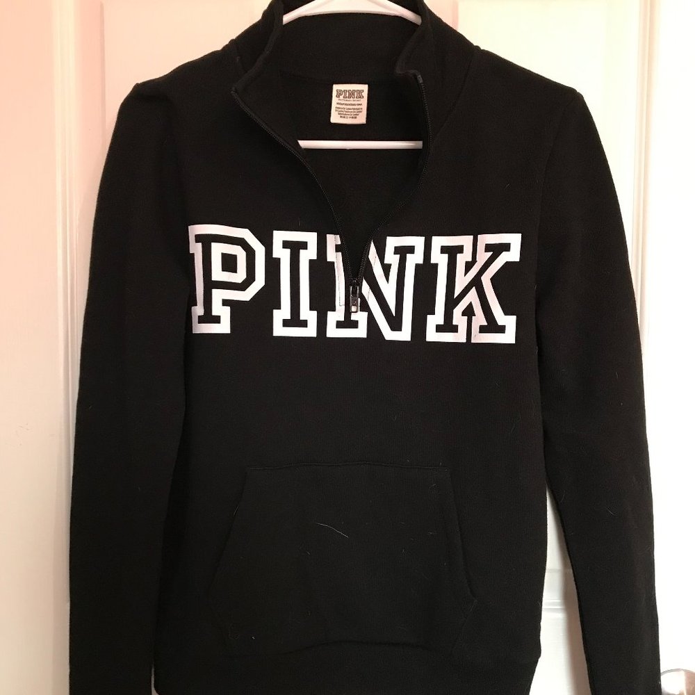 A PINK sweatshirt black